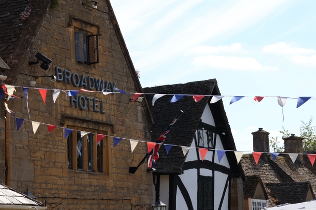 Broadway Hotel